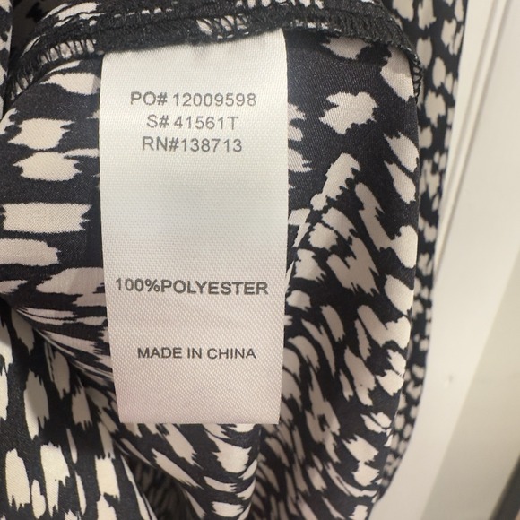 Doe & Rae Black & White Printed Button-Down Career Blouse | Women's S | NWOT - Picture 6 of 9